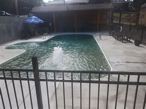 You can get comfortable and affordable family lodging at branson shores resort near table rock lake. Lakeside Resort On Table Rock Lake Swimming Fun