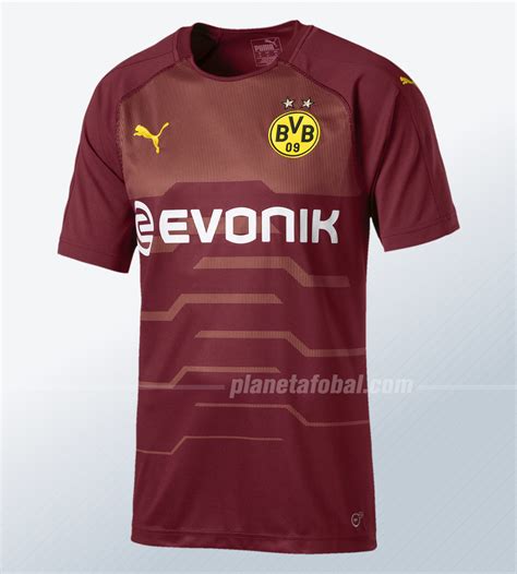 O novo manto do bvb traz como novidade o patrocínio máster da 1&1, que aparecerá nas competições caseiras, o manto. Tercera camiseta Puma del Borussia Dortmund 2018/19