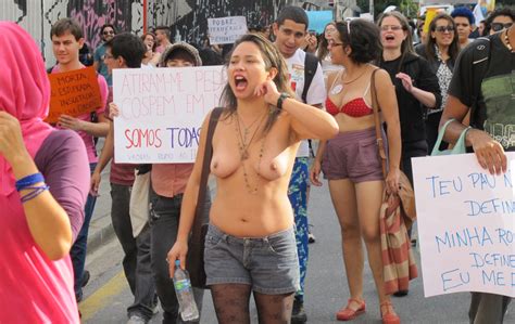 Fotos Veja Protestos Da Marcha Das Vadias Fotos Em Brasil G