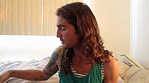 What makes hair look greasy? Tutorial: How to have long hair as a guy and look sexy as ...
