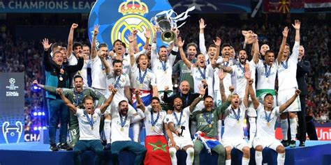 Real madrid spielt in der ersten spanischen liga, der primera división und ist in der gesamten vereinsgeschichte noch nie abgestiegen. Real Madrid es el campeón de la Champions League 2018 ...