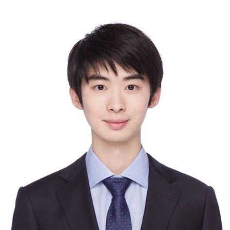 这三种候选疫苗分别是牛津大学(university of oxford)研究人员和阿斯利康(astrazeneca plc, azn)合作研发的疫苗、辉瑞公司(pfizer inc., pfe)及其德国合作伙伴biontech se (bntx)开发的疫苗、以及中国. 欧盟新冠疫苗接种速度缓慢，约八成阿斯利康到货疫苗被闲置