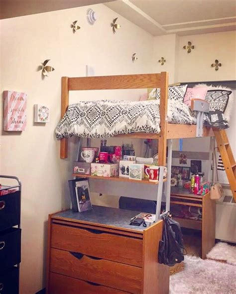 I Like The Extra Shelf Under The Bed University Of Michigan Dorm Room Dorm Room Layouts