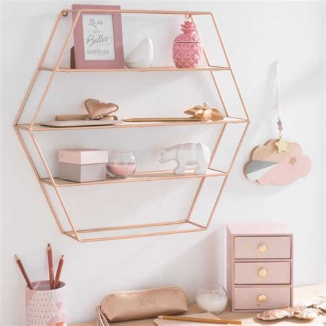 Marble floors are not only easy to clean and maintain, but they offer an immediate chic look in any room. idee deco chambre rose gold - Idée de déco