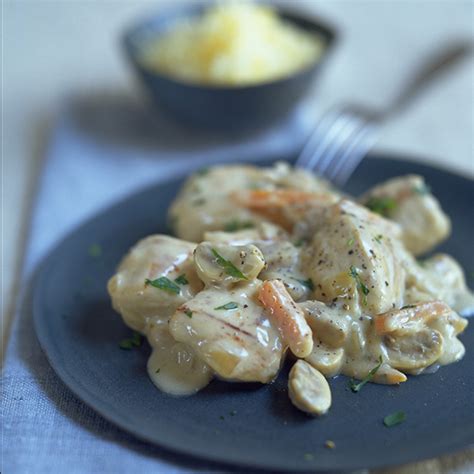 Chicken With White Wine Sauce Dinner Recipes Woman And Home