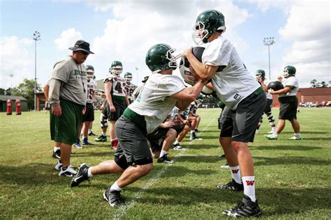 Football With Eyes Set On Returning To State The Woodlands Holds