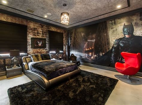 A batman bed can be the centerpiece in the bedroom. 5 Kamar Unik Favorite Para Anak Remaja - Rumahoscarliving