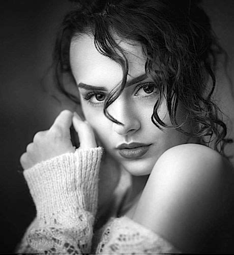 Faces So Beautiful It Hurts Portrait Poses Black And White Michelle