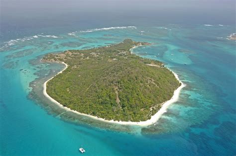 This island cluster lies within the lesser antilles south of st. Petite St. Vincent Island Harbor in Petite St. Vincent, St ...