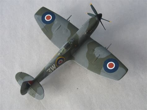 Heller Spitfire Mk Xvi 322 Sqdn