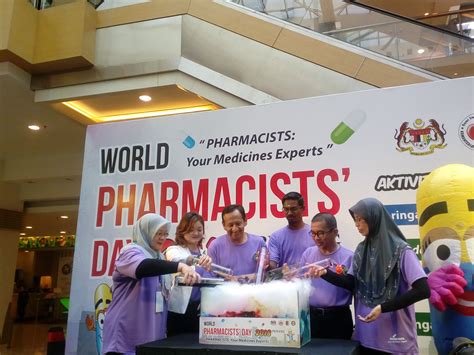 Berikut artikel dari bambang priyambodo mengenai industri farmasi malaysia, selamat membaca : Sambutan Hari Farmasi Sedunia beri peluang masyarakat ...