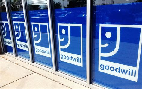 If you don't live near a drop box and would still like to donate, please click here. 8 Tips for an Easy Goodwill Drop-off - Earth911.com