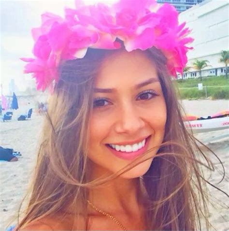 Neymar Girlfriend Gabriella Lenzi In Bikini On Instagram Style Life