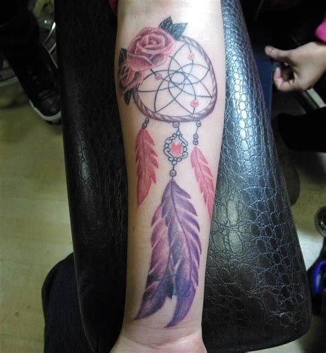 Dreamcatcher tattoos come from native american culture. 80+ Best Dreamcatcher Tattoo Designs & Meanings - Dive ...