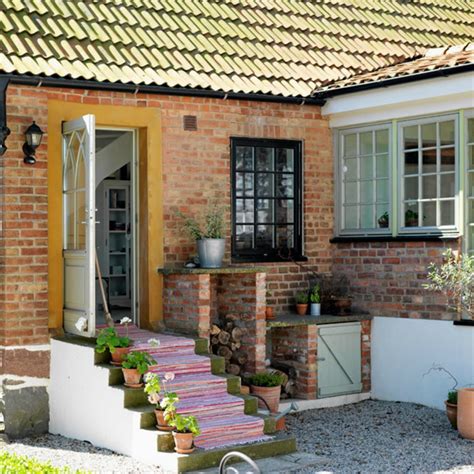Dormitorios rurales de homify rural | homify. Decoración Fácil: Una casa de campo rústica y minimalista ...