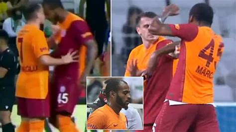 Football un joueur de Galatasaray frappe son coéquipier en plein match