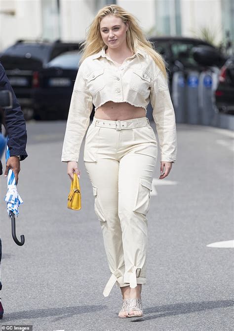 Iskra Lawrence Heads Out For Lunch During The Cannes Film Festival