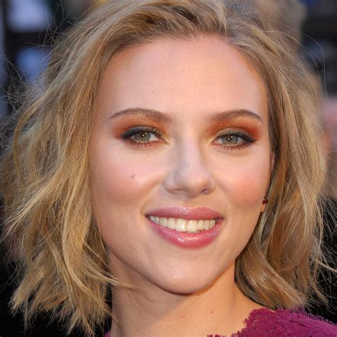 The hottest scene of scarlett johansson •••. Scarlett Johansson: Duett mit Serge Gainsbourgs Sohn | InTouch