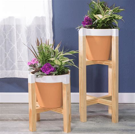 M.alibaba.com has found 10,631 images of flower stand design for you. DIY wooden plant stand - DesignMind