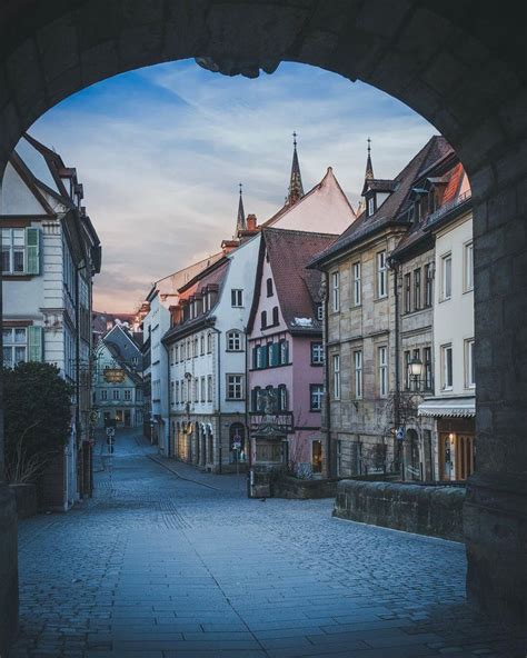 Sie entspringt im gewinkel der altstadt, fast akkurat zu f��en des hohen doms, im alten haus. Bamberg, Germany | Altstadt, Rathaus, Bamberg