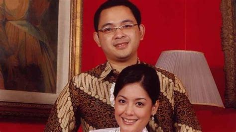 Kabar mengejutkan datang dari pasangan lulu tobing dan bani mulia. Deretan Artis Cantik Ini Bisa Memikat Hati Keluarga ...