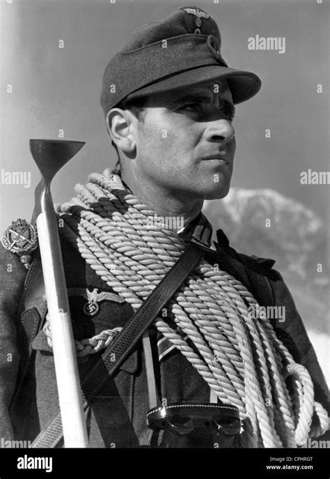 A German Mountain Trooper At The Eastern Front 1941 Stock Photo Alamy