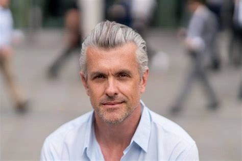 10 Mens Grey Hairstyles That Work With Your Lifestyle