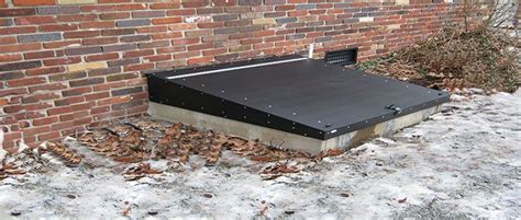 A crawl space is something like a basement, an area under your house, that isn't tall enough for anyone to do more than crawl under it. sloped crawl space cover | Ideas for the House in 2019 ...