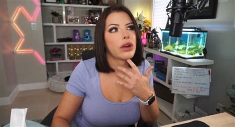 Adriana Chechik Calls Out Amouranth In Sweary Twitch Rant Metro News
