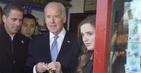 Wenn kinder prominenter menschen kunst machen, ist das oft erst mal ein ästhetisches problem. Biden's son joins board of gas company in Ukraine - CBS News