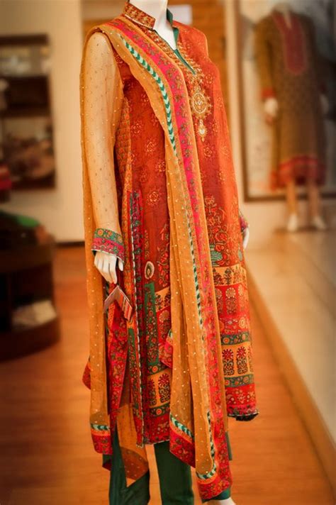 pakistani designer embroidered dresses  pics