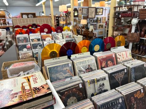 DOWNTOWN ANTIQUE MALL - 97 Photos & 28 Reviews - 209 W San Antonio St