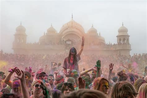 16 Images That Show Just How Insane The Holi Festival In Utah Can Get