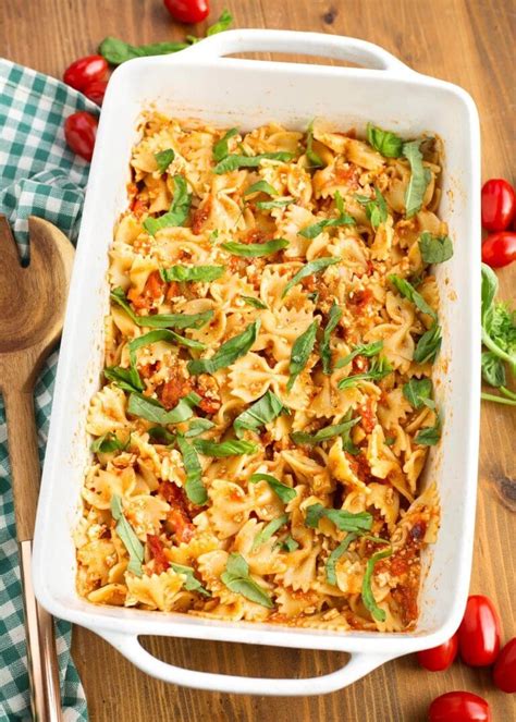 The baked feta pasta phenomenon came stateside once mackenzie smith, the blogger behind grilled cheese social, posted a video to her tiktok of yet another rendition at the end of january (though she posted it to her blog in june 2019). Baked Tomato Feta Pasta | Retro Recipe Box