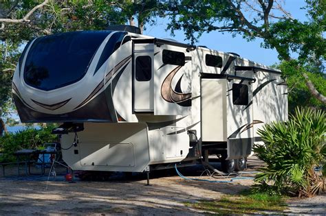 How To Tow A Fifth Wheel Camper Rv By Life
