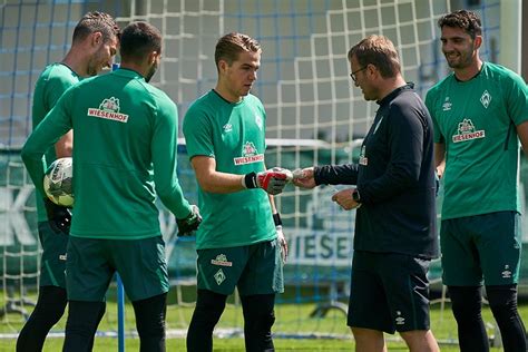 € * 18.03.1994 in piräus, griechenland Werder Bremen: Der siebte Tag im Zillertal - das Training ...
