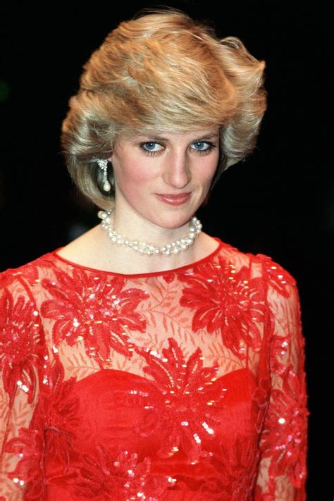 50 Of Princess Dianas Best Hairstyles Princess Diana Photos