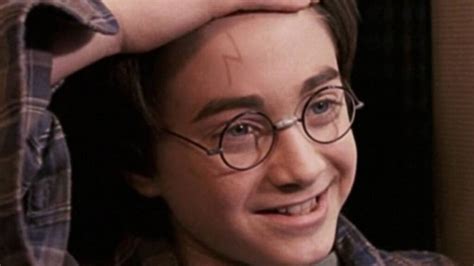 Harry Potter The Origin Of Harry Potters Lightning Scar Explained