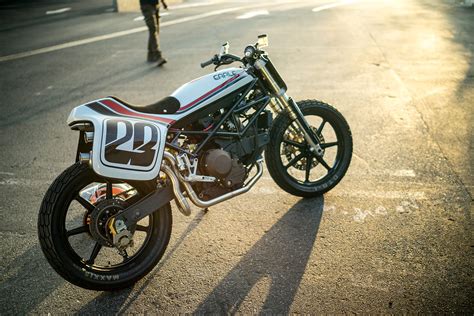This is the complete list of street tracker style motorcycles that lord drake kustoms has modified throughout these years. Das Motorrad: VW designer builds a street tracker | Bike EXIF