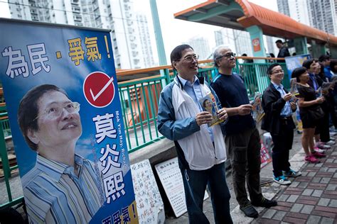 #鄂州父女 幸福一家人 鄂州一家亲 531张图片+视频 聊天记录不断冲击你的眼球，边看边卧槽 群里的大神已经把后续的背景资料搞到了 女儿是研究生，一家. 退休業主和平凡師奶：社區民主如何「維權」？｜香港區議會選舉｜香港｜端傳媒 Initium Media