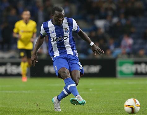 Vincent aboubakar plays the position forward, is 28 years old and 184cm tall, weights 82kg. Vincent Aboubakar | Top 20 strikers you should sign on ...