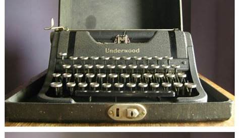 Vintage 1940s Underwood DeLuxe Leader Manual Typewriter | Etsy