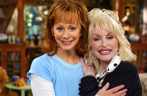 The Voice Star Reba Mcentire Never Calls Or Texts Dolly Parton