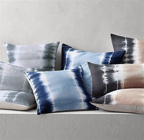 This floral themed indoor decorative pillow, homemade happiness, is an elegant addition to your home. 11+ Prodigious Decorative Pillows Homemade Ideas (With ...