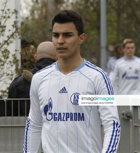 Aastal liitus ta schalke noorteakadeemiaga. Kaan Ayhan Portrait - Fotos | imago images ...