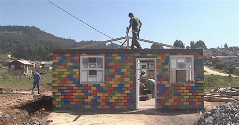 Casa De Material Reciclavel