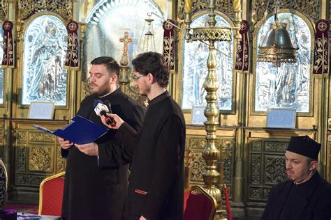 Biserica și cripta pentru familiia sinadino au fost proiectate în stil bizantin de arhitectul alexandru bernardazzi. Biserica "Sfantul Pantelimon": ATENEUL SF. PANTELIMON ...