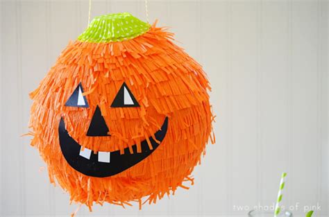 This guide shows you all the steps and stages how i prepare a pumpkin. Make a Jack-O-Lantern Pinata » Dollar Store Crafts