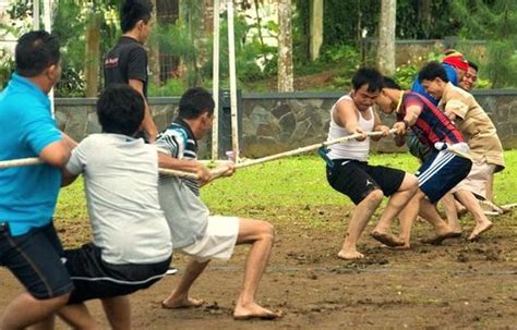 Proses asosiatif juga disebut proses sosial integratif atau konjungtif. Bentuk-Bentuk Interaksi Sosial