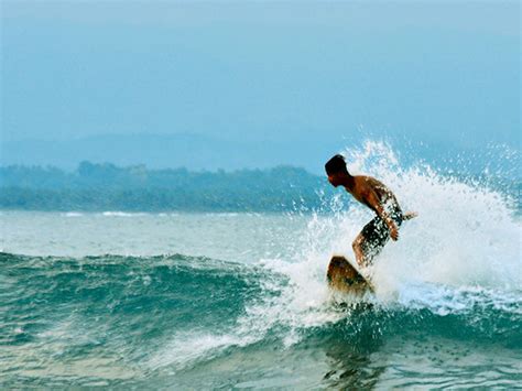 Jarak dari pangandaran kurang lebih sekitar 34 km dan jarak dari ciamis kurang lebih sekitar 40 km. Batu karas surfing
